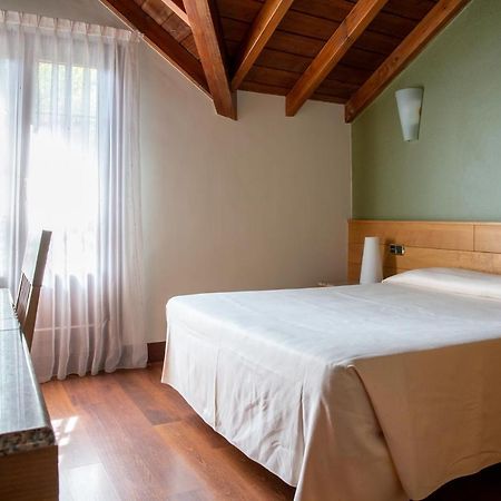 Adeko Hotel Баракальдо Екстер'єр фото