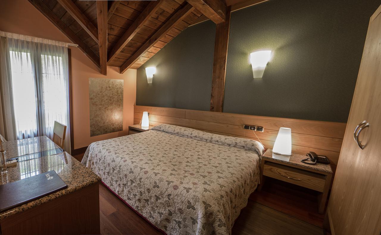 Adeko Hotel Баракальдо Екстер'єр фото
